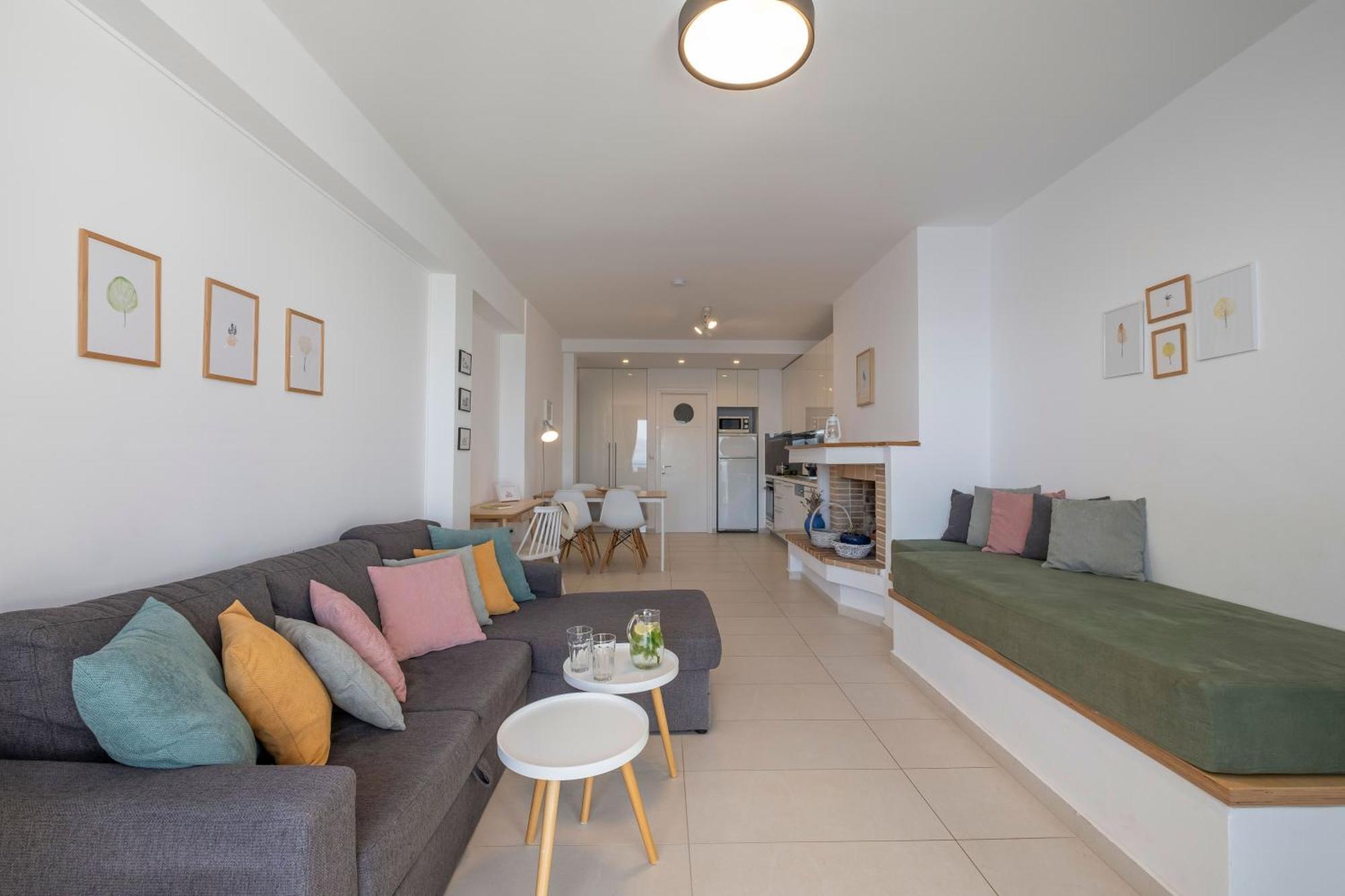 Luxurioeses Apartment Mit Einem Schlafzimmer Direkt Am Wasser, Meerblick Kiveri Exterior photo