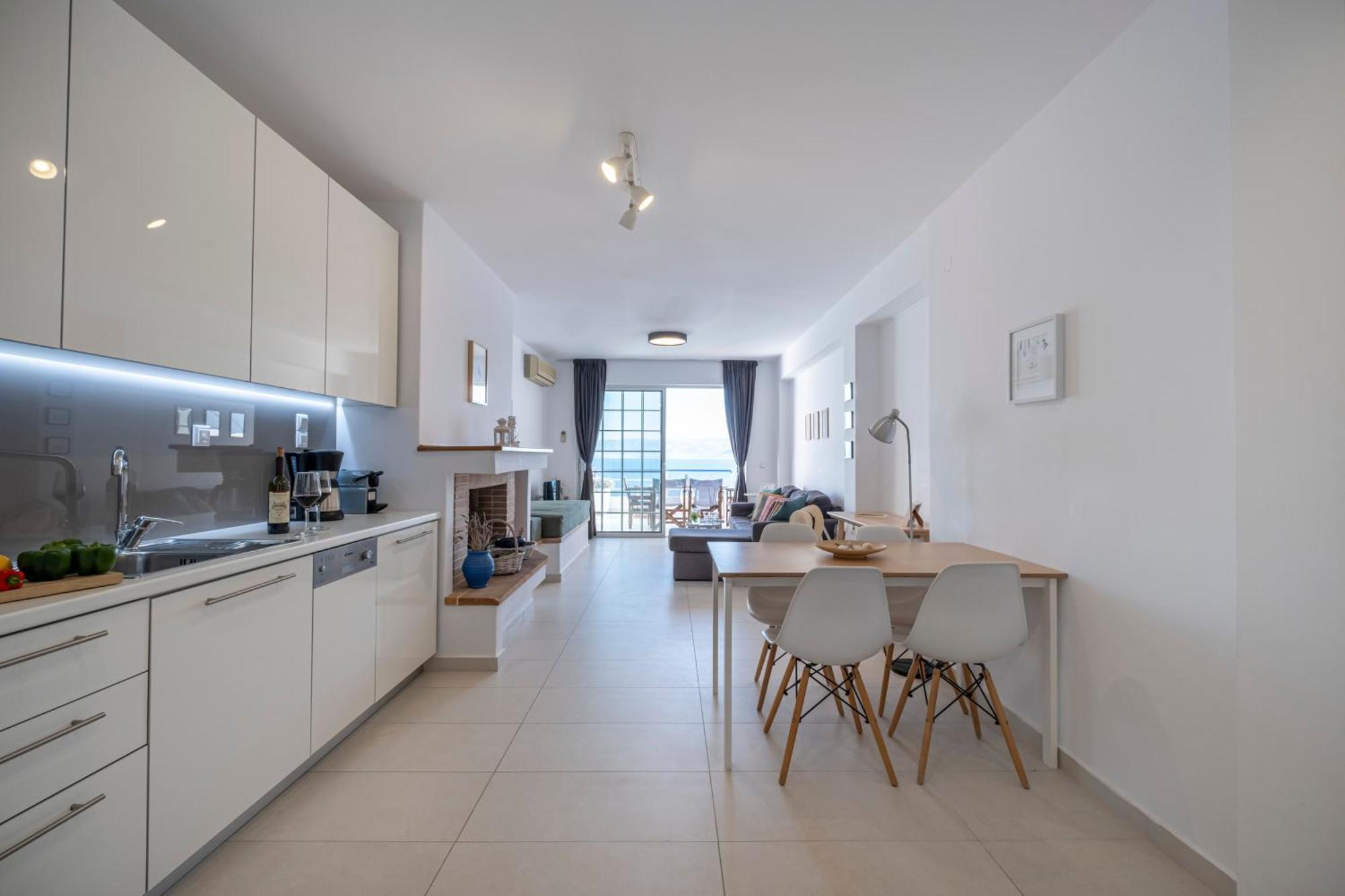 Luxurioeses Apartment Mit Einem Schlafzimmer Direkt Am Wasser, Meerblick Kiveri Exterior photo